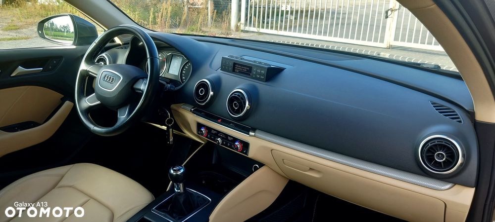 Audi A3 Sportback 1.6 TDI DPF Ambiente - 21