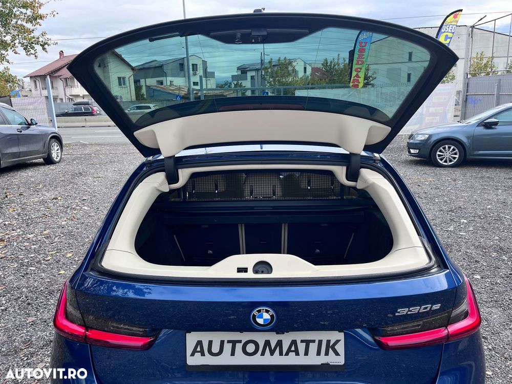 BMW Seria 3 330e Aut. Luxury Line - 18