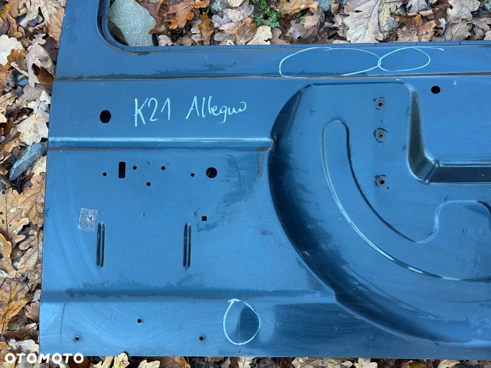 MITSUBISHI PAJERO I LONG KLAPA TYLNA BAGAŻNIKA BEZ SZYBY - 2