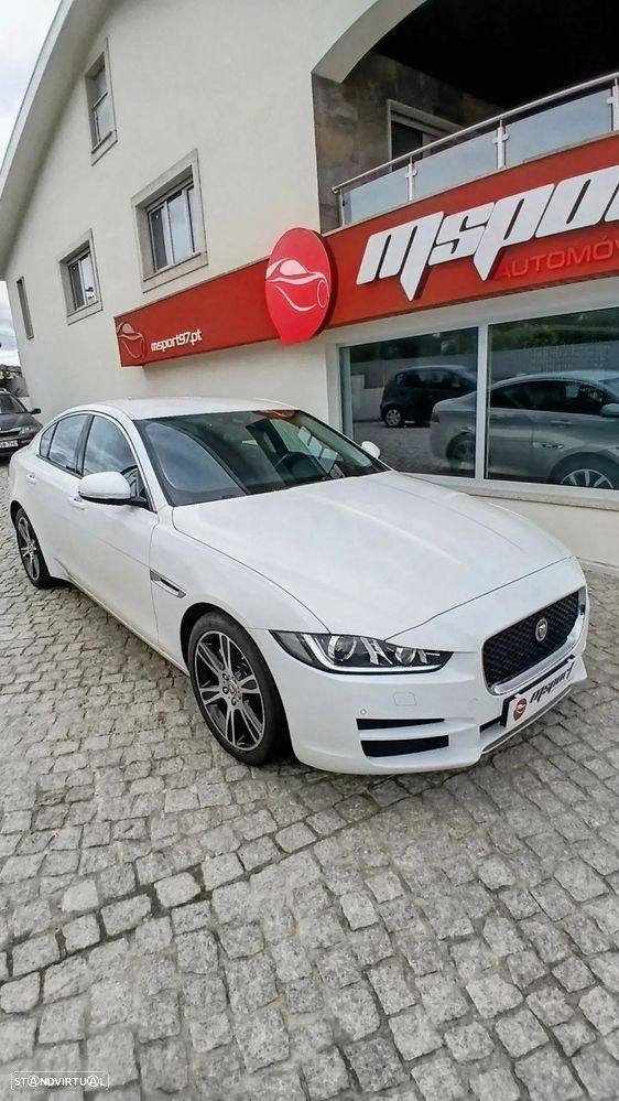 Jaguar XE 2.0 D Prestige Aut. - 2
