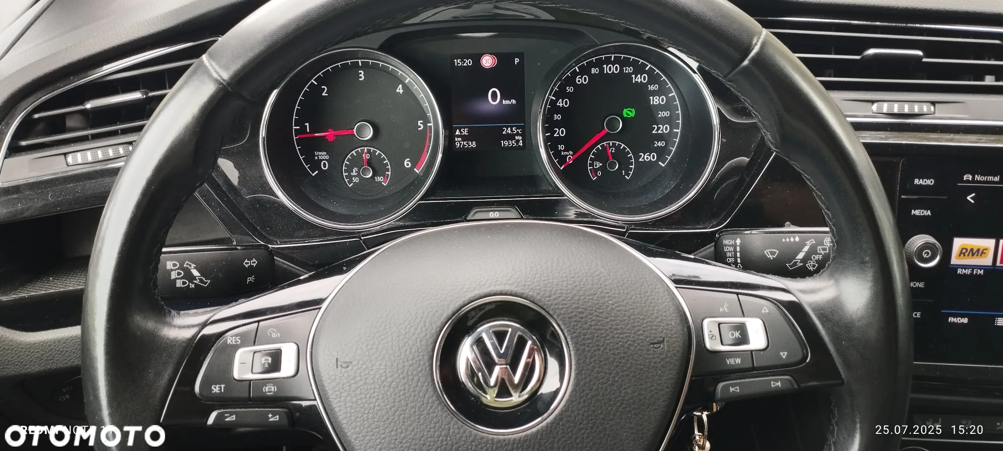 Volkswagen Touran - 22