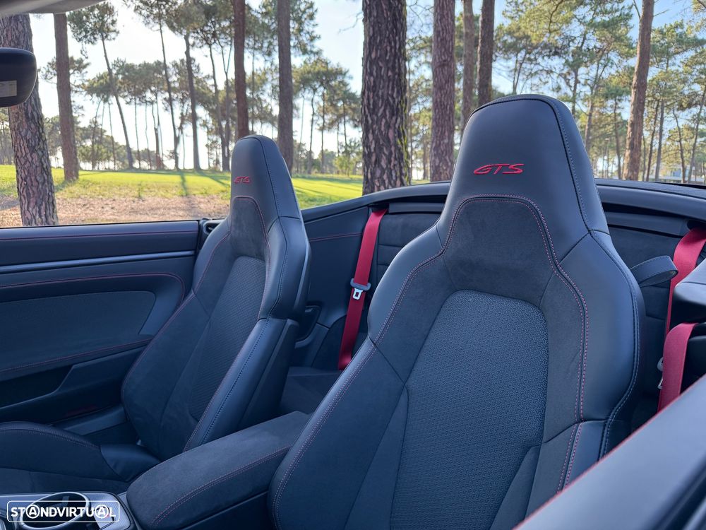 Porsche 911 (992) Carrera GTS - 13