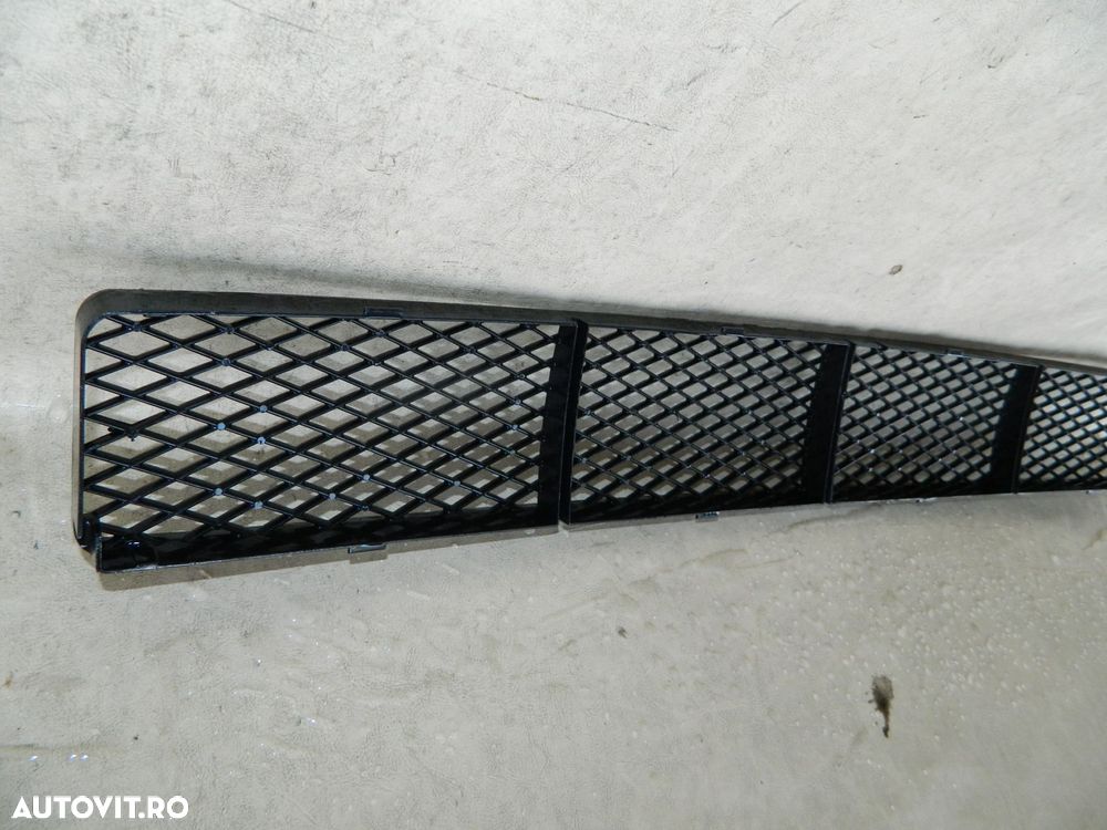 Grila intre proiectoare, Ford Focus, 98-01, 98AB-A018A58DDW - 4