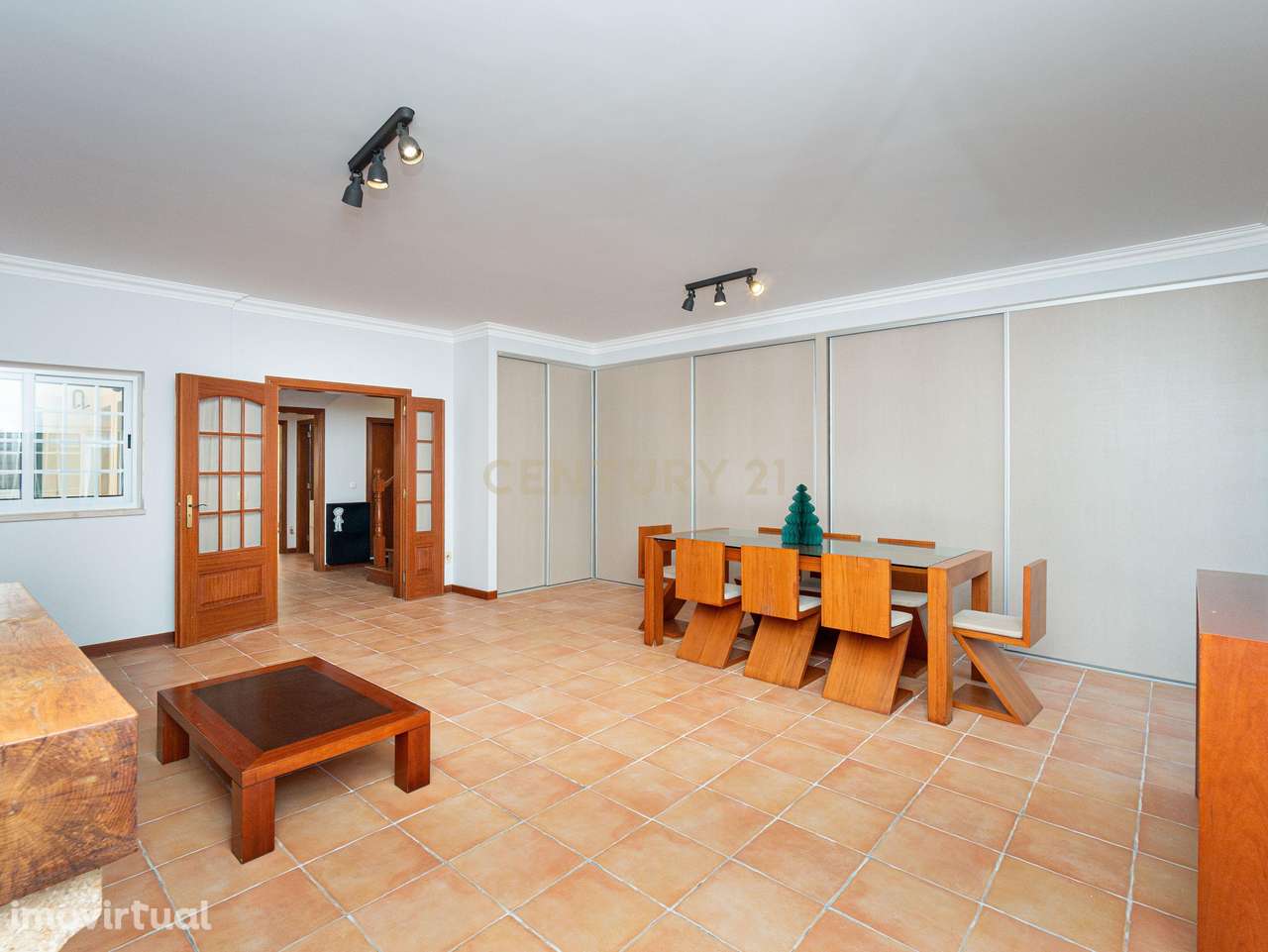 Urbanização Casa Nova Romeirão - Moradia T4 geminada - Grande imagem: 4/42