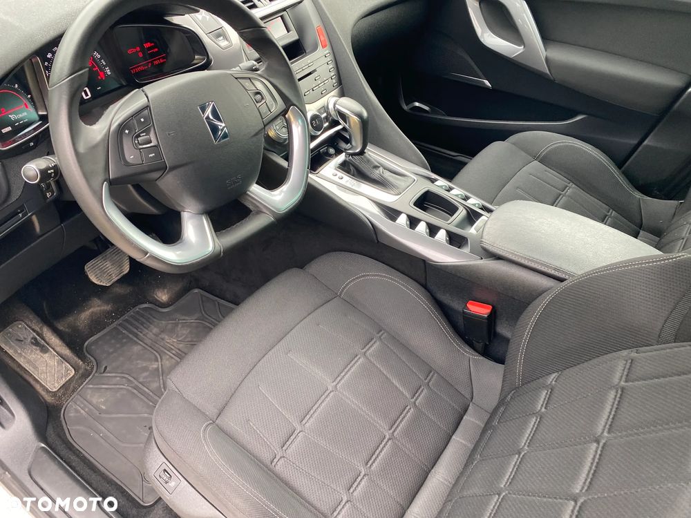 Citroën DS5 THP 155 Chic - 14