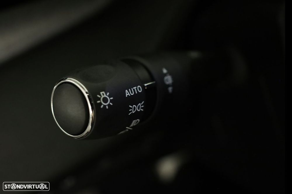 Peugeot 308 SW 1.6 Hybrid Allure e-EAT8 - 17