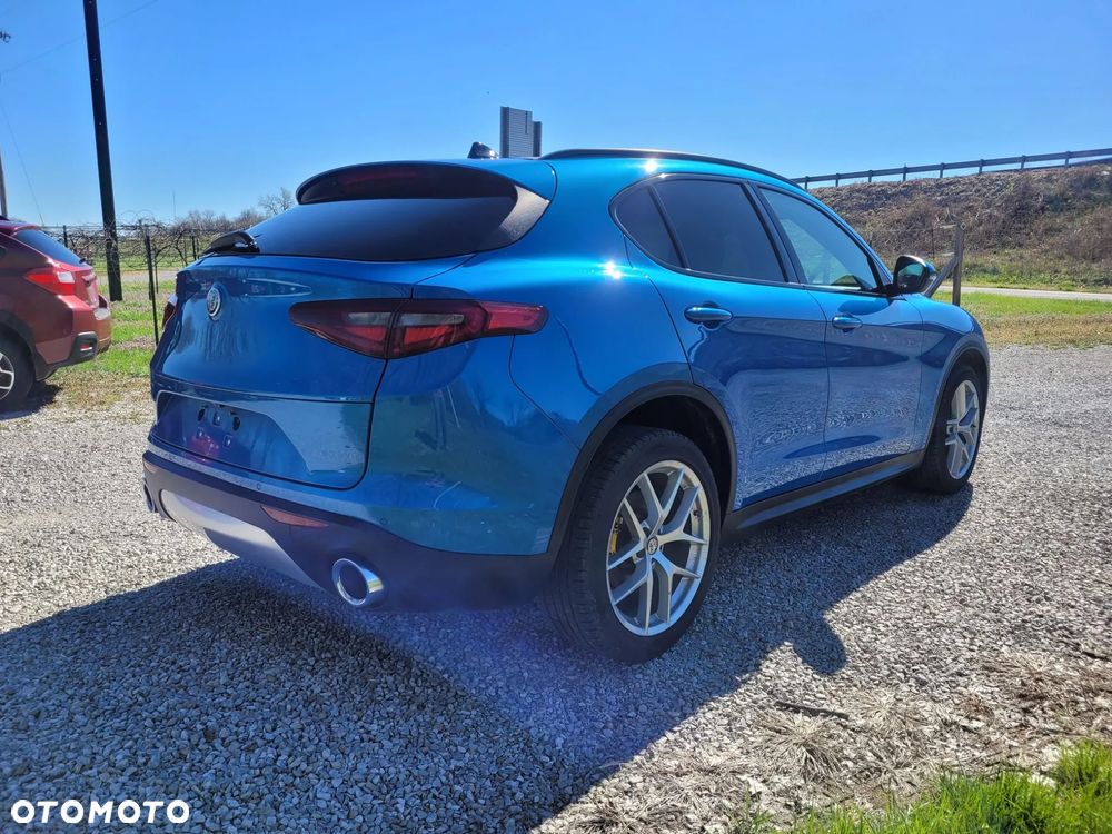 Alfa Romeo Stelvio 2.0 Turbo 16V AT8-Q4 Ti - 8