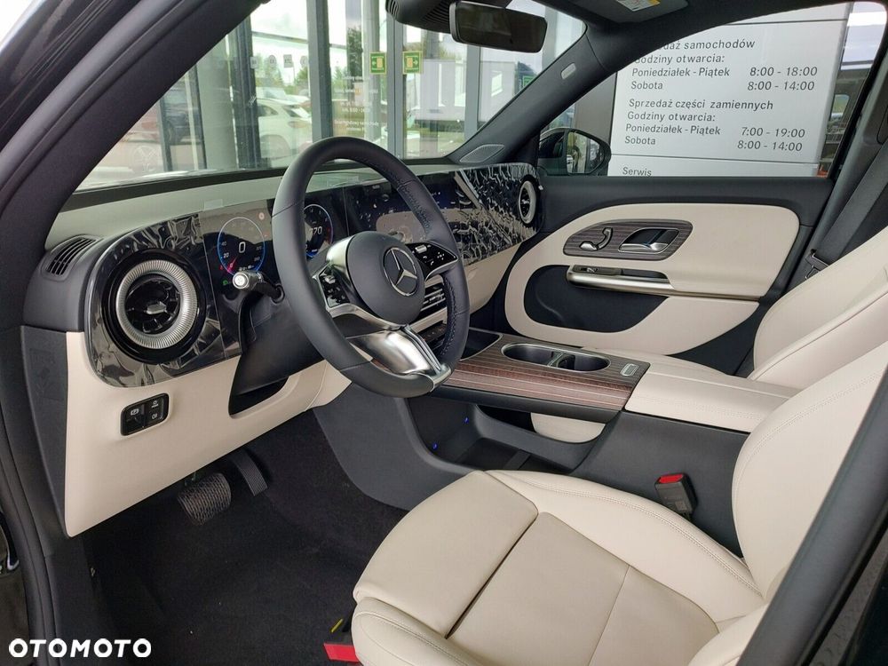 Mercedes-Benz GLB - 10