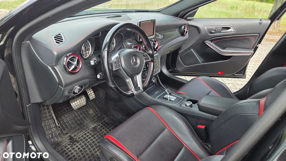 Mercedes-Benz GLA 45 AMG 4-Matic - 33