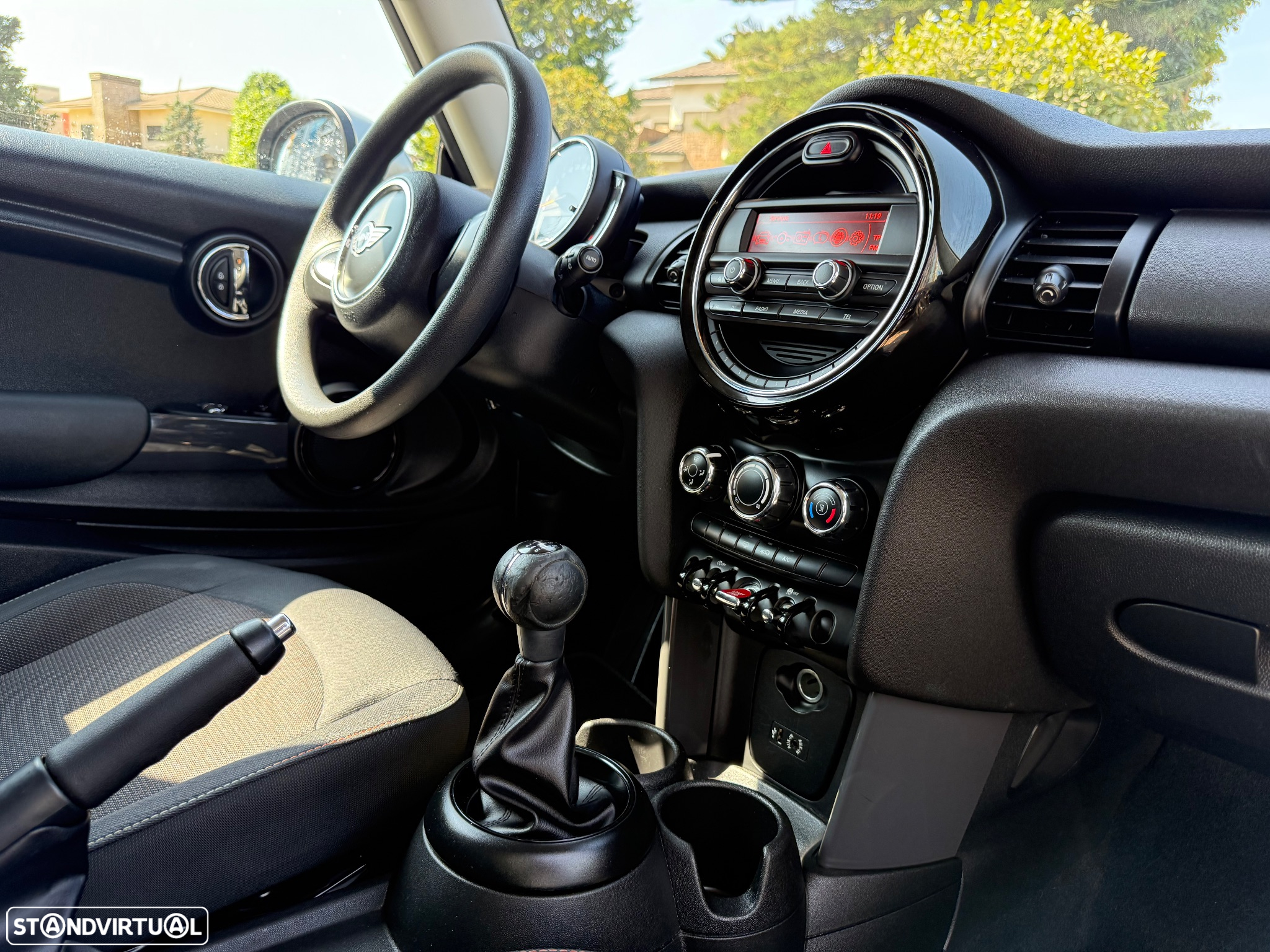 MINI 3 Portas One - 33