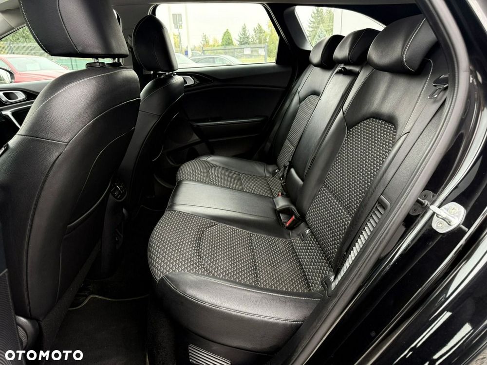 Kia Ceed 1.6 GDI PHEV Business Line DCT - 7