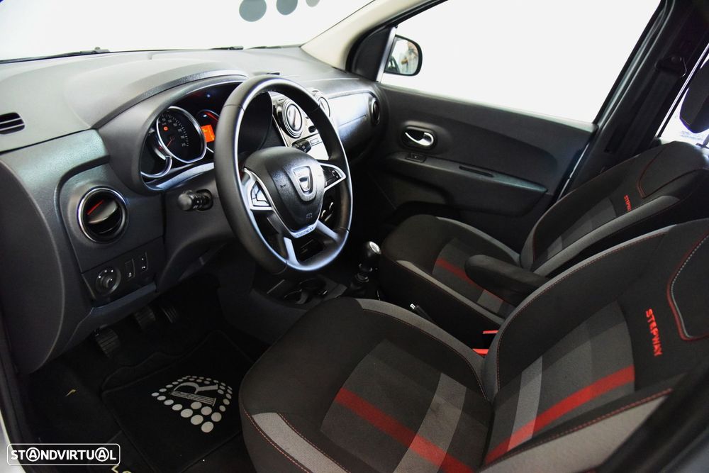 Dacia Lodgy 1.5 Blue dCi Stepway 7L - 12