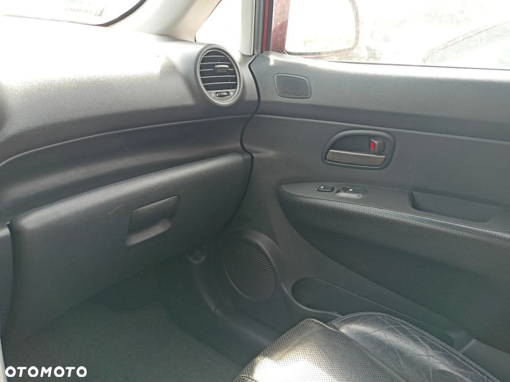 Kia Carens 2.0 EX - 8