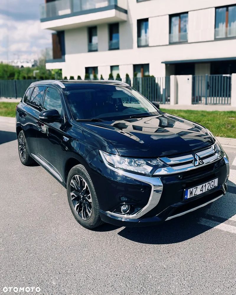 Mitsubishi Outlander 2.0 4WD Plug-In Hybrid - 1