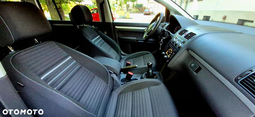 Volkswagen Touran 1.2 TSI Cup - 11