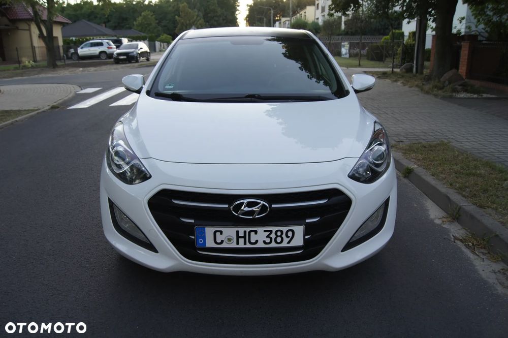 Hyundai i30 blue 1.4 YES Gold - 2