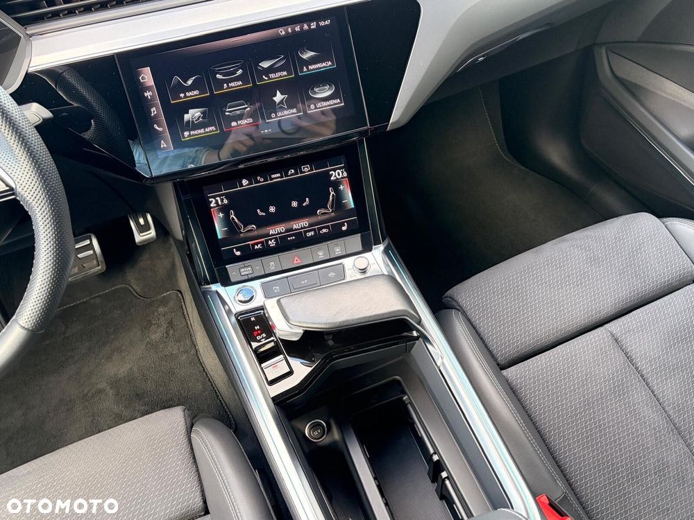 Audi Q8 Sportback e-tron - 28