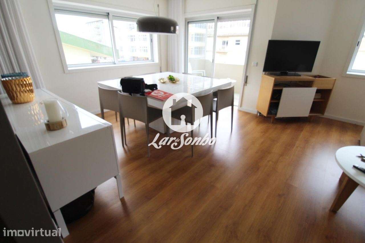 Apartamento T3 com vistas de mar a 140 m da praia da Póvoa de Varzim - Grande imagem: 2/18