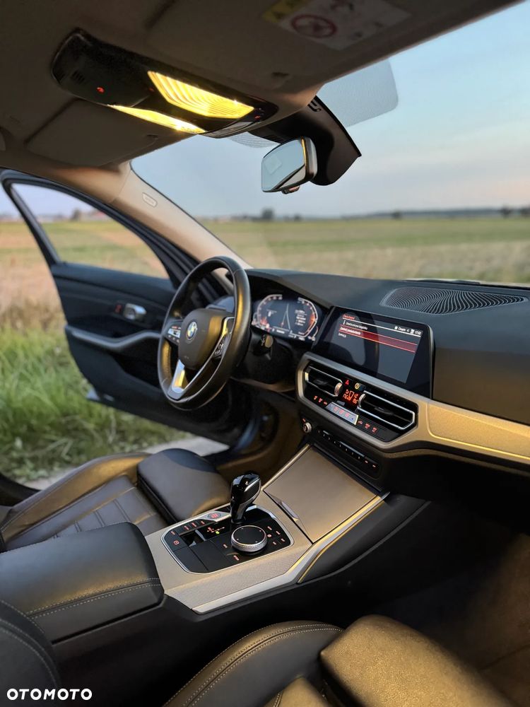 BMW Seria 3 320d xDrive Advantage sport - 25