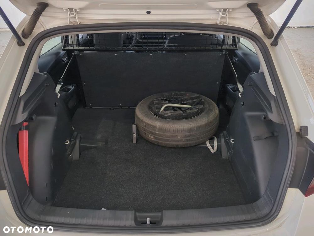 Skoda Fabia 1.0 Essence - 8