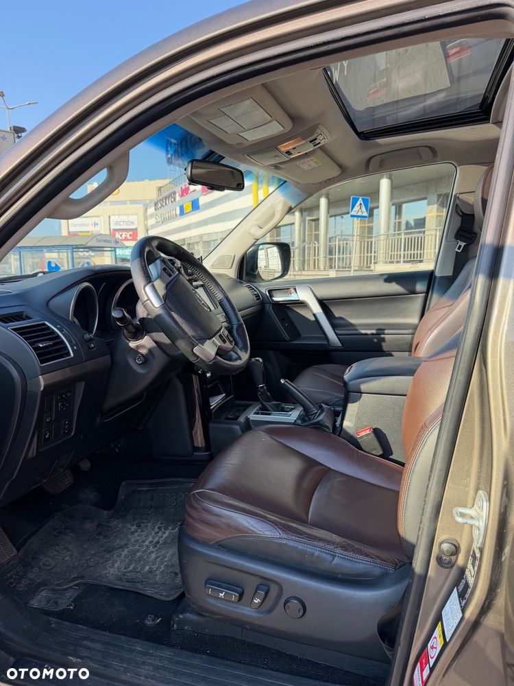 Toyota Land Cruiser - 5