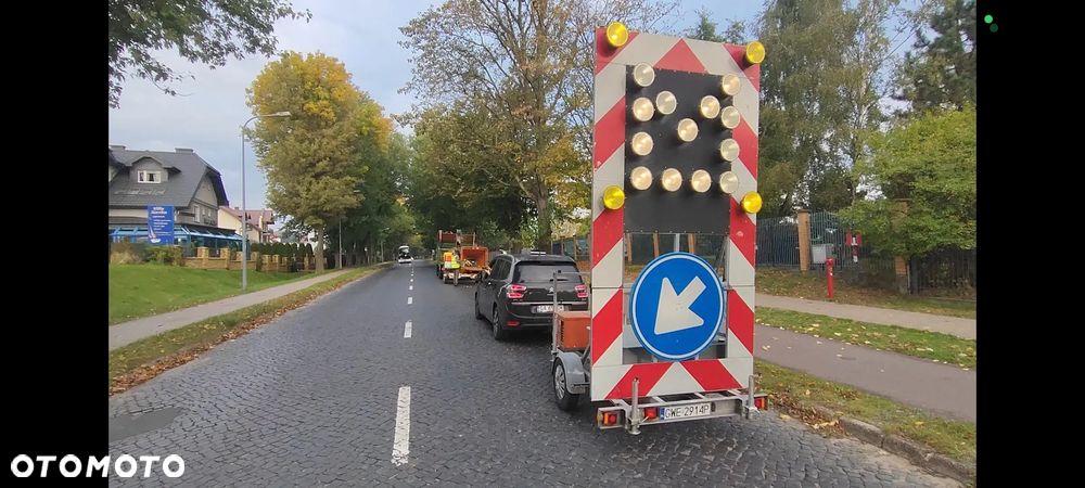 KNAUS Przyczepa sygnalizacyjna drogowa 650 kg - 11