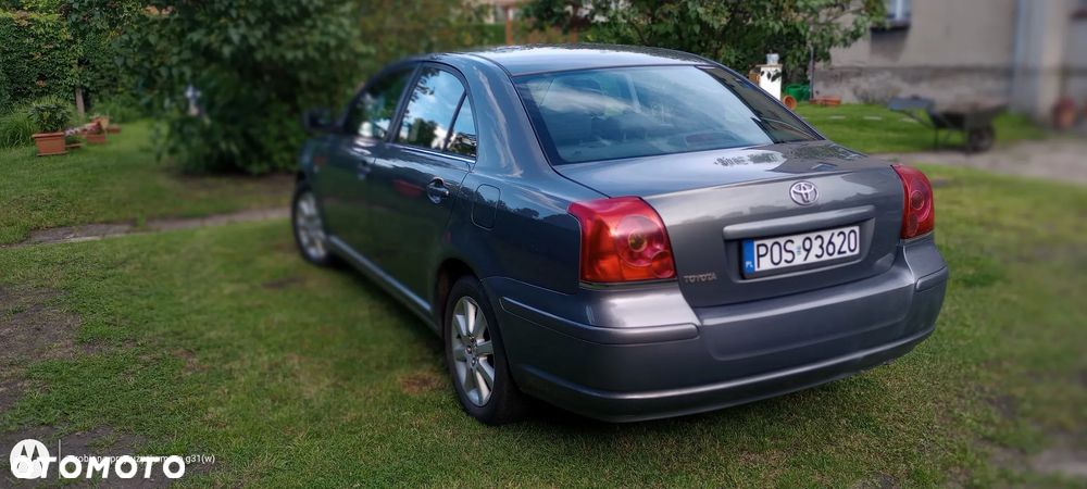 Toyota Avensis - 4