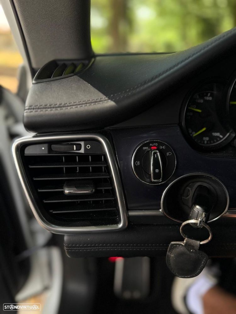 Porsche Panamera - 26