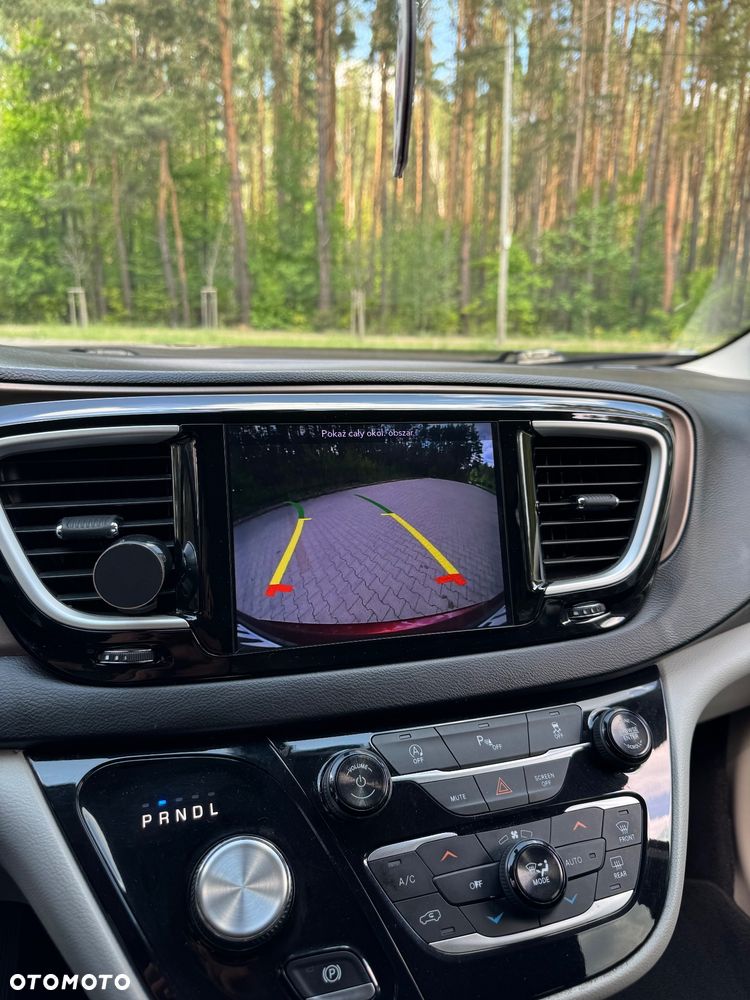 Chrysler Pacifica - 14