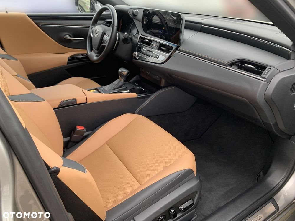 Lexus ES 300h Business Edition - 13