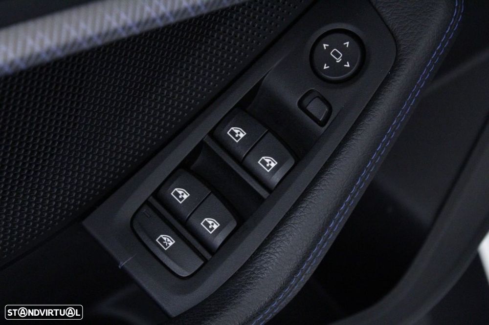 BMW 116 d Pack Desportivo M Auto - 21