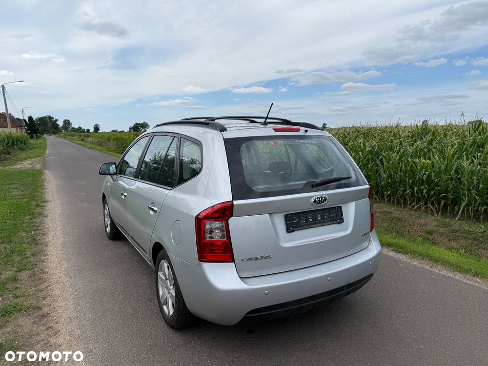 Kia Carens - 3