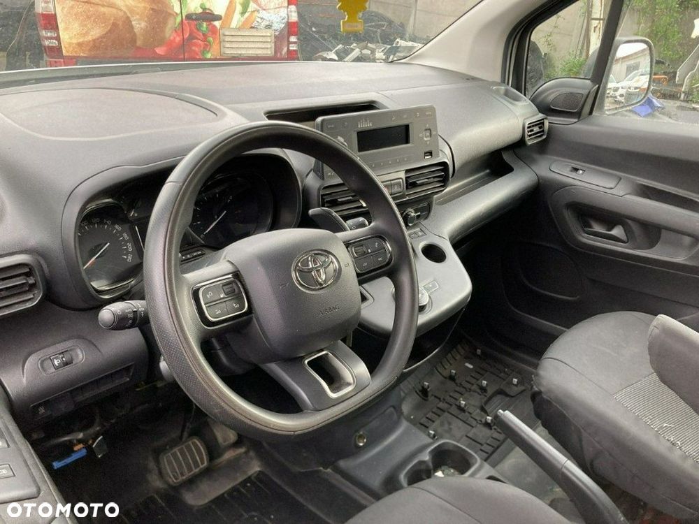 Toyota Proace City - 7