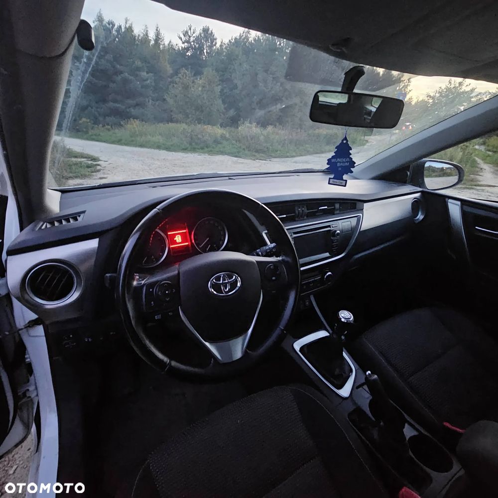Toyota Auris 1.33 VVT-i Premium Comfort - 10