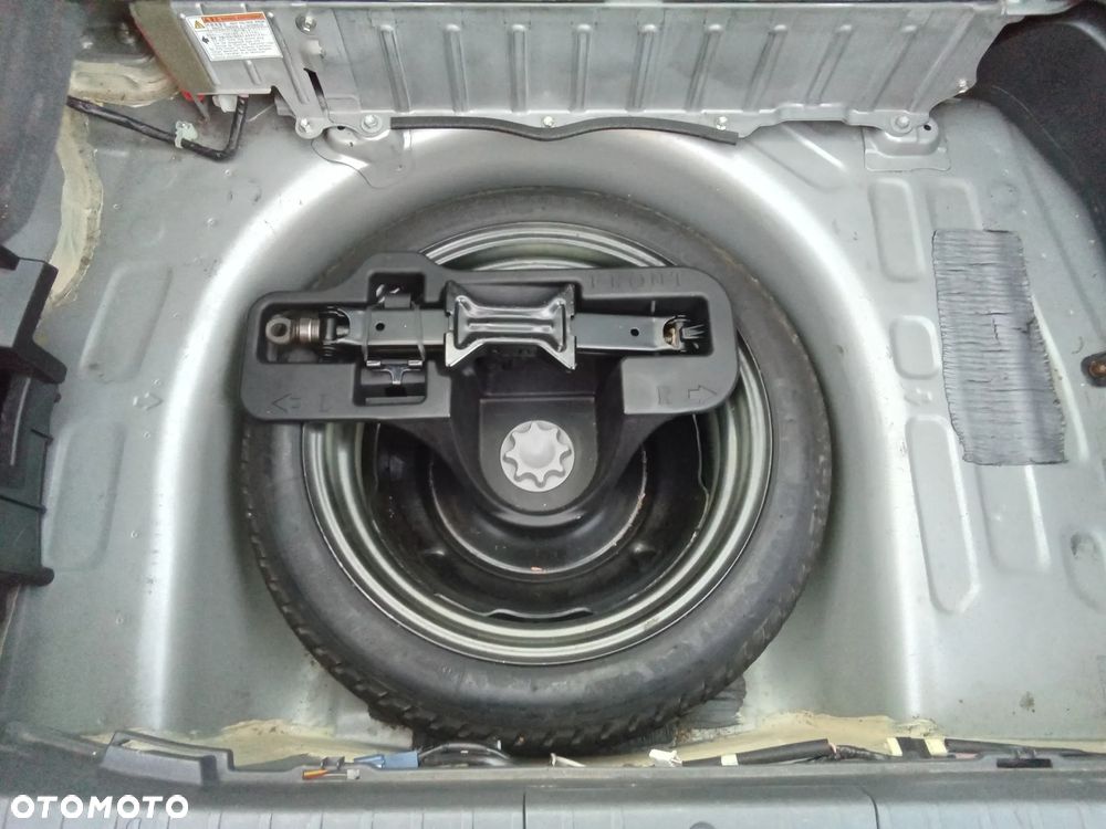 Toyota Prius 1.5 VVT-i Sol - 25