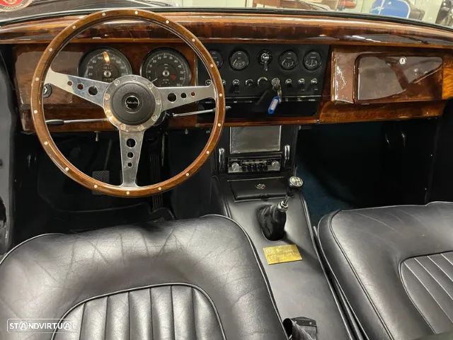 Jaguar MK II - 6