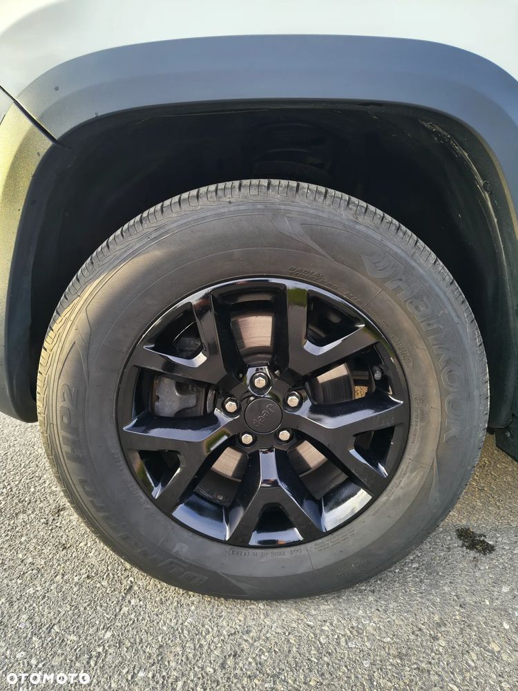 Jeep Cherokee - 18