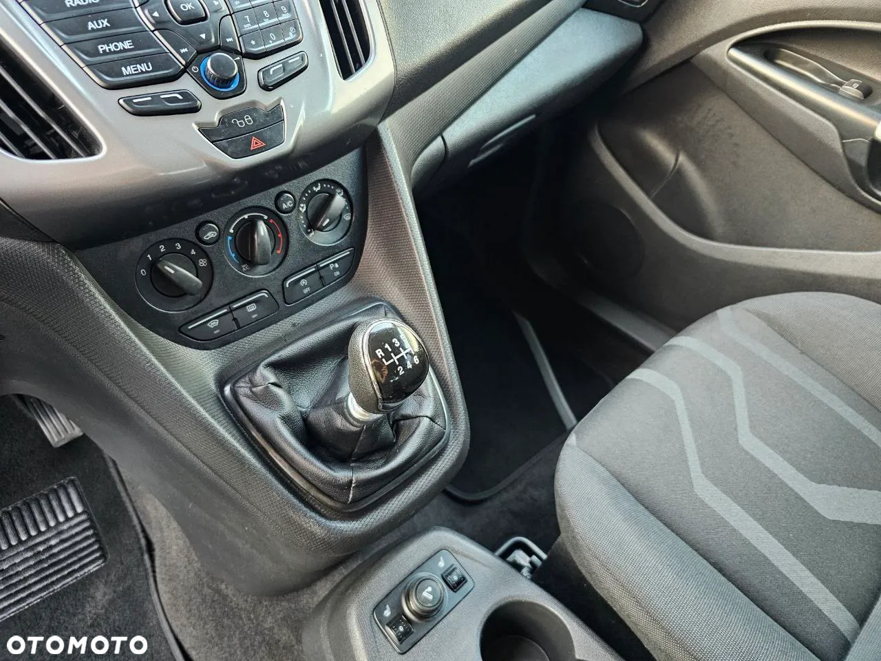 Ford Tourneo Connect - 13