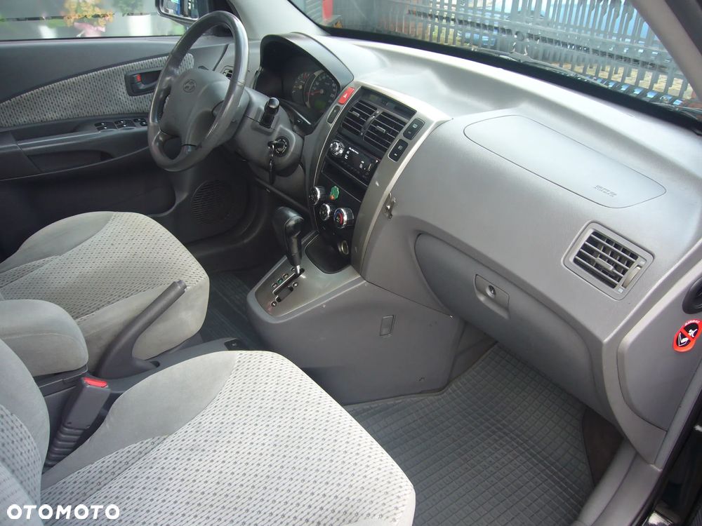 Hyundai Tucson 2.0 CRDi Elegance + - 18