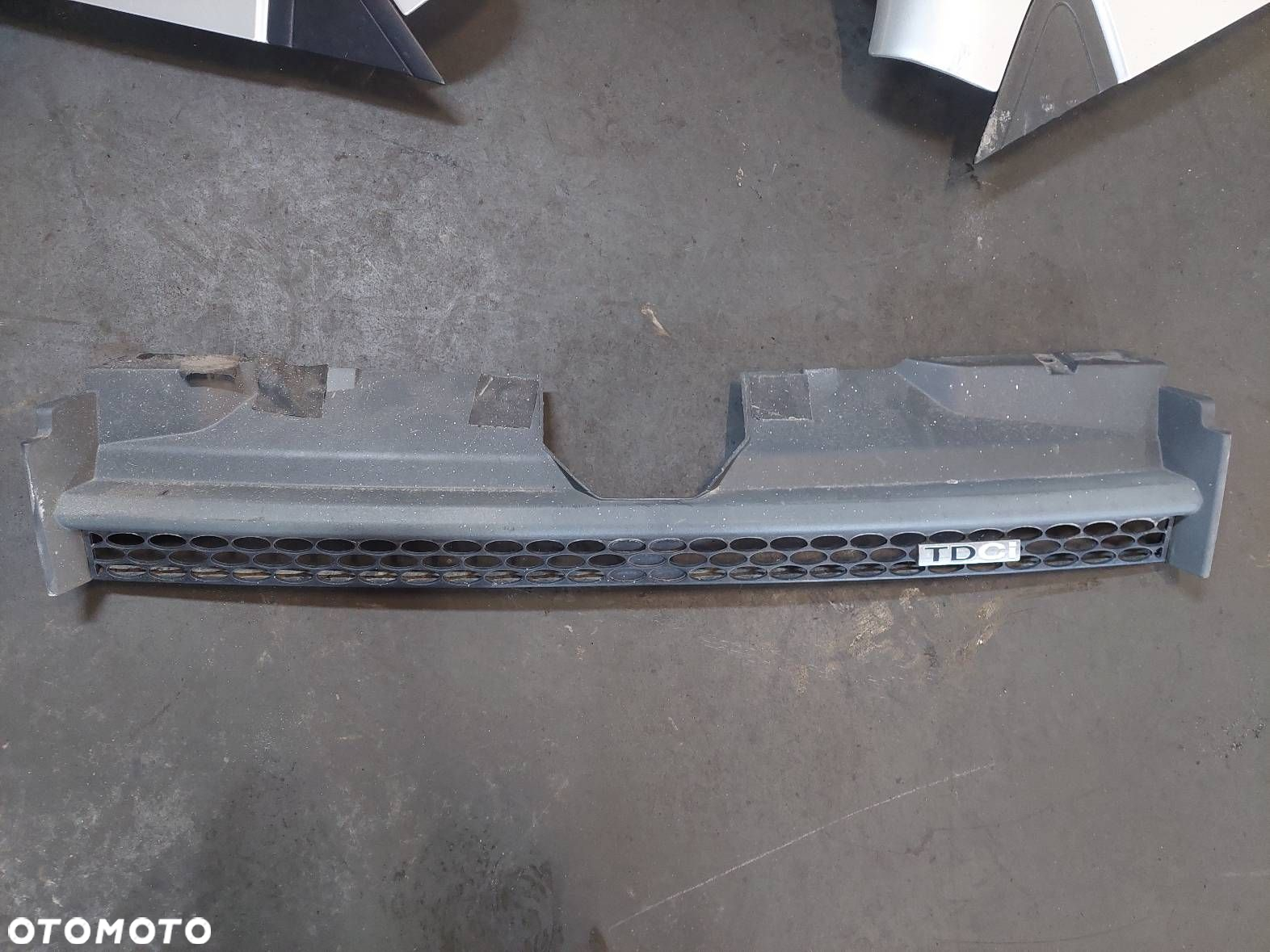 KOMPLETNY PRZÓD MASKA BŁOTNIKI LAMPY ZDERZAK FORD TRANSIT CONNECT I P1 - 4