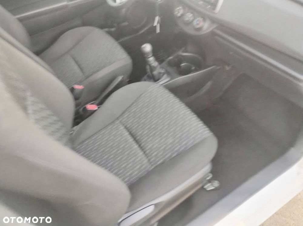 Toyota Yaris 1.33 Active - 12