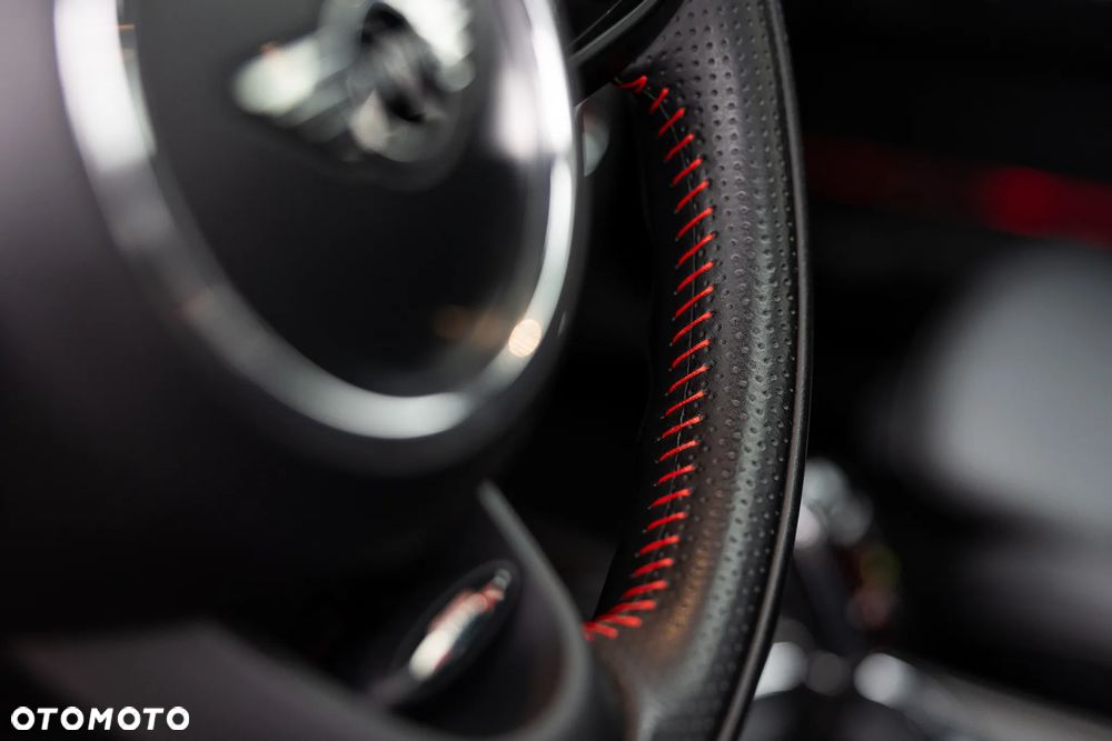 MINI John Cooper Works - 30