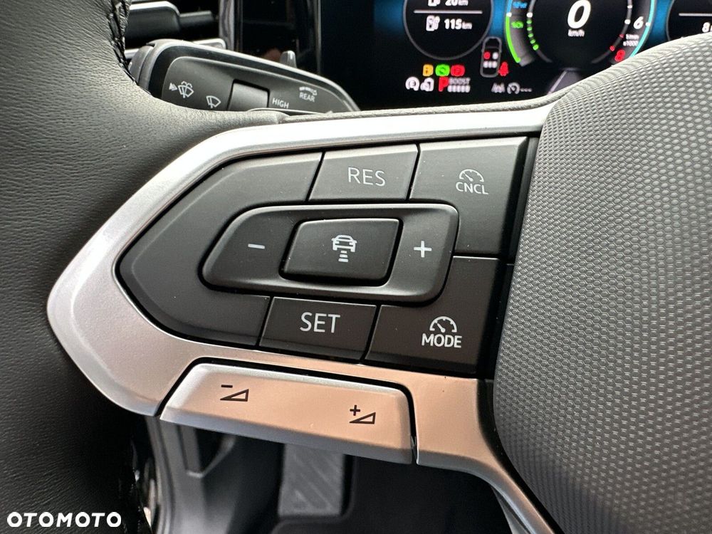 Volkswagen Tiguan - 22