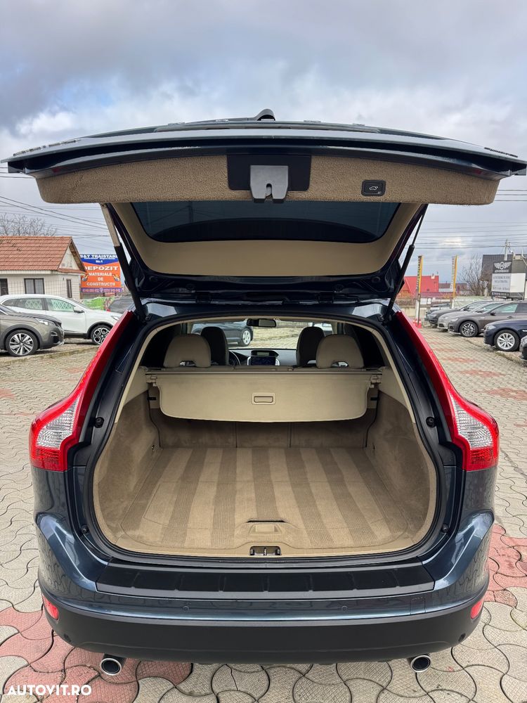 Volvo XC 60 2.4D AWD Aut. Summum - 12