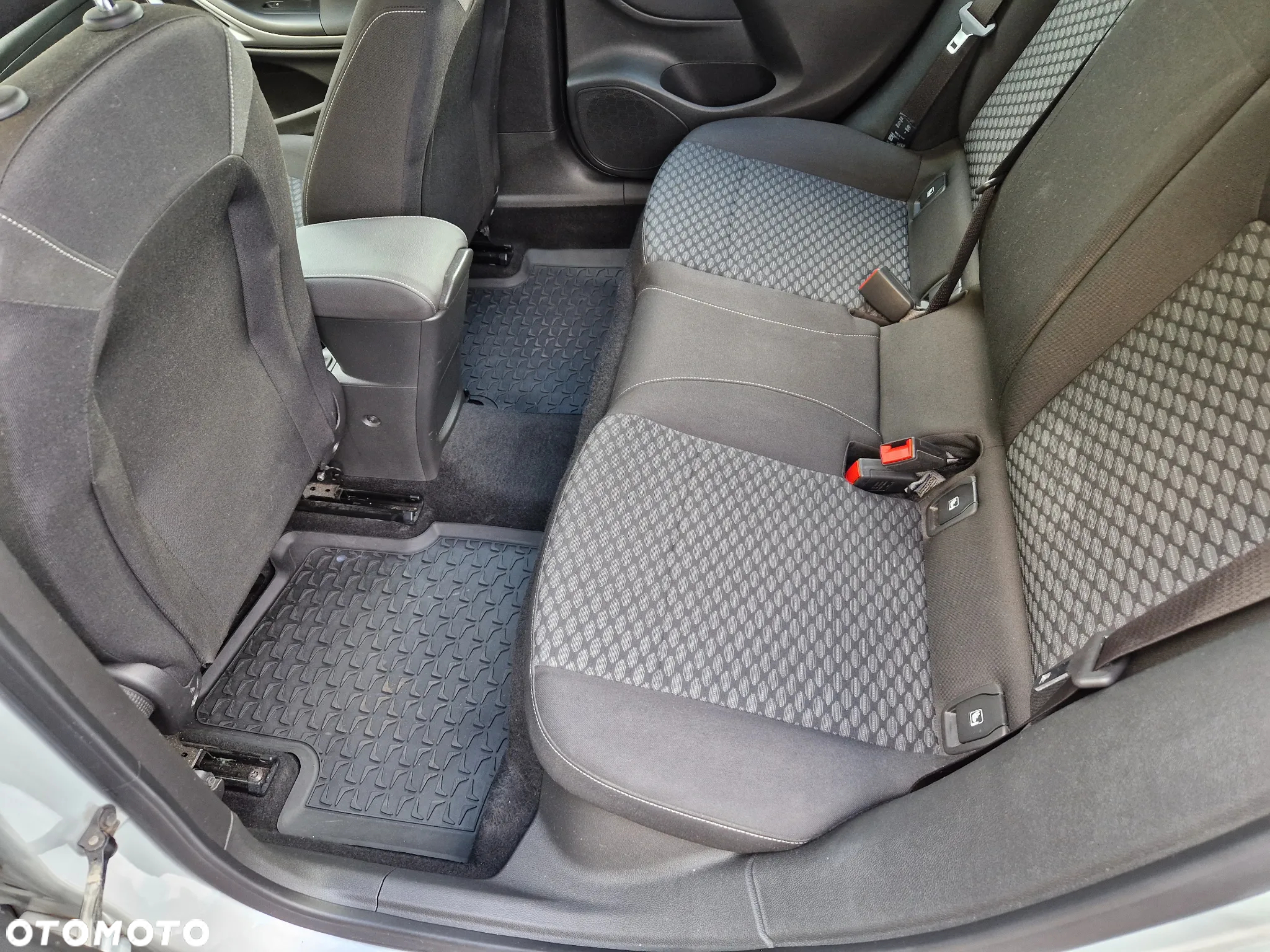 Opel Astra V 1.4 T Dynamic - 15
