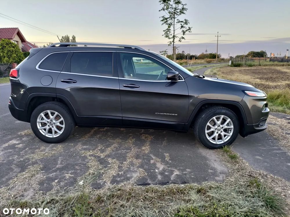 Jeep Cherokee - 3