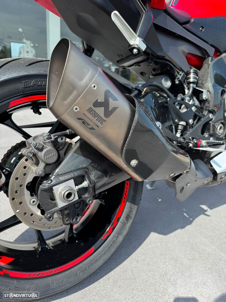 Yamaha YZF R1 - 12