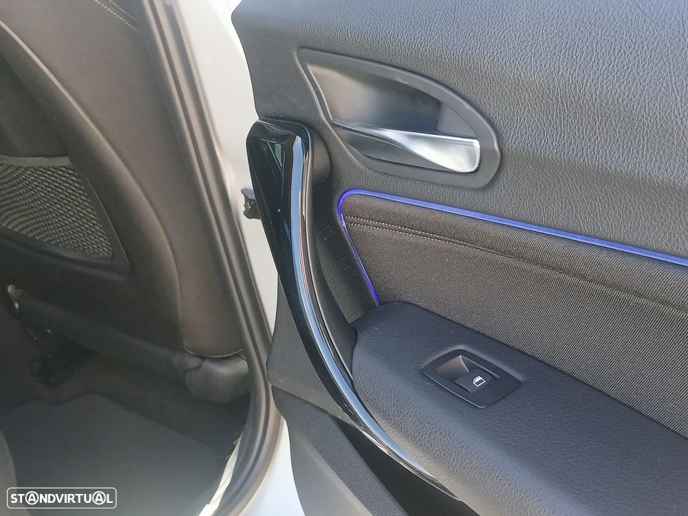 BMW 116 d EDynamics Line Sport - 23