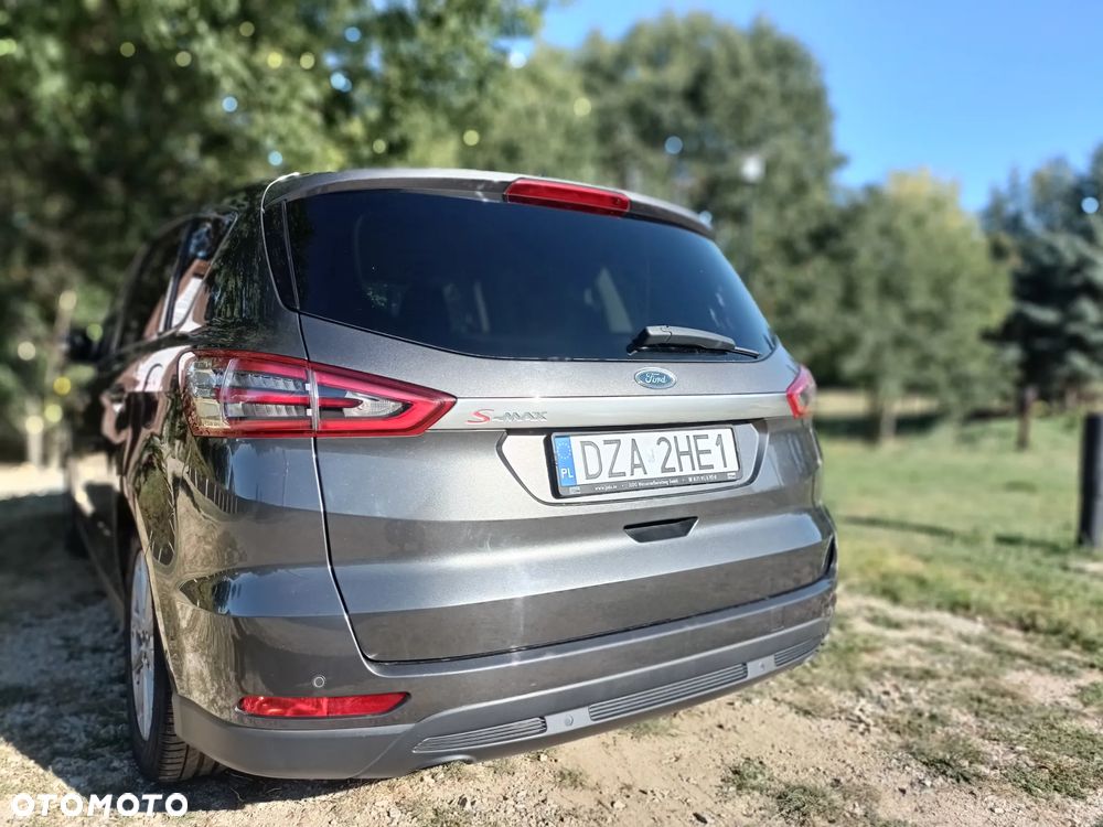 Ford S-Max - 12