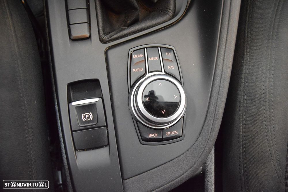 BMW X1 18 d sDrive Auto - 29